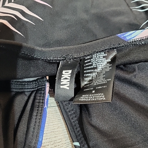 DKNY Women's M One Piece Tummy Control Swimsuit Floral Print Bathing Suit NWT - Picture 7 of 8